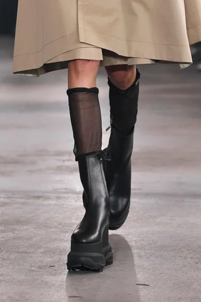 Look 15